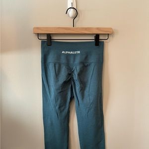 Alphalete Amplify Leggings in a teal color, Size S | NEVER WORN